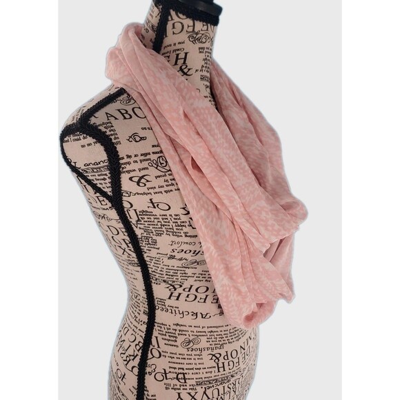 Women Infinity Scarf Boho Chic Pink Aztec Print Lightweight Fairy Neck Warmer. - Picture 3 of 10